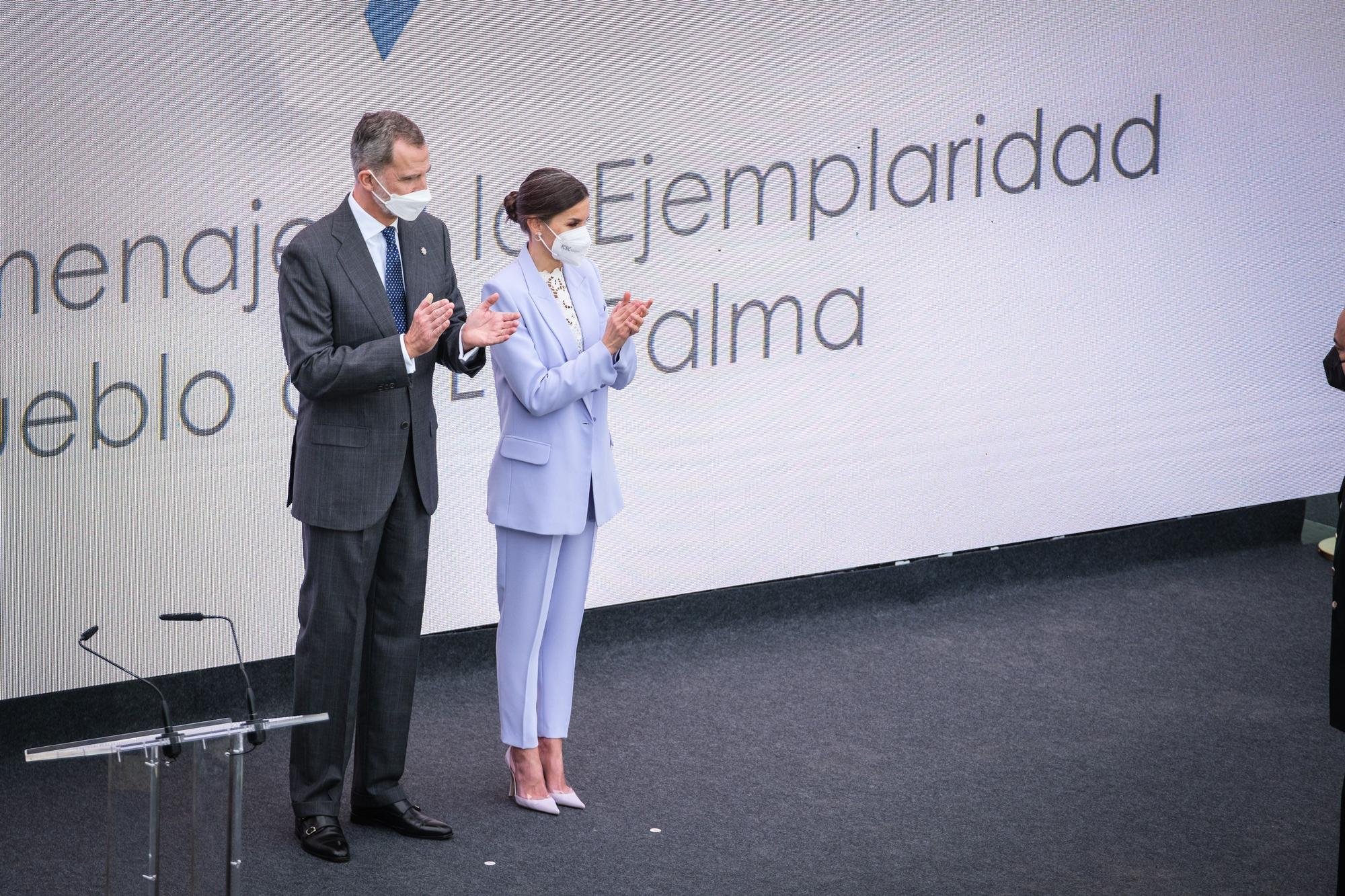 Visita del Rey y los presidentes de las comunidades a La Palma al acto de homenaje a los palmeros