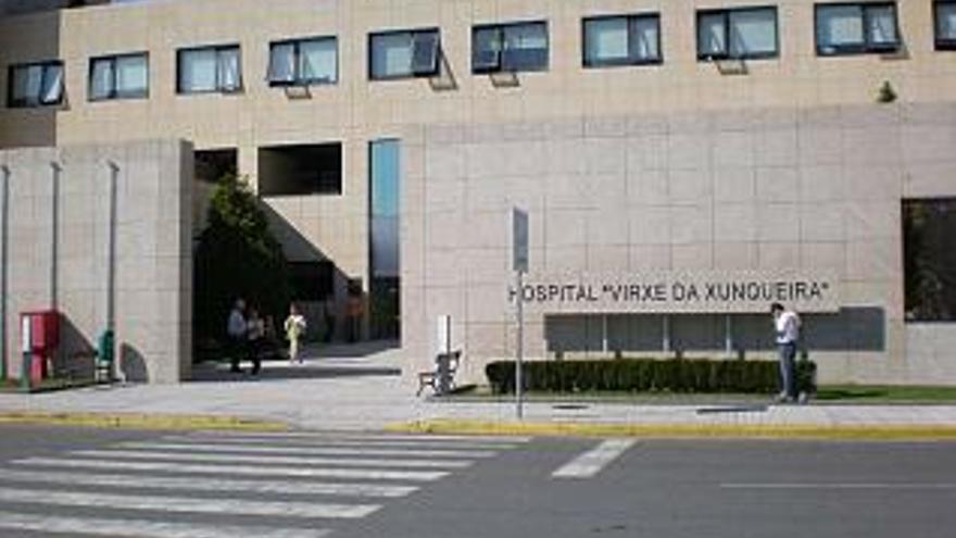Entrada principal del hospital comarcal de Cee.