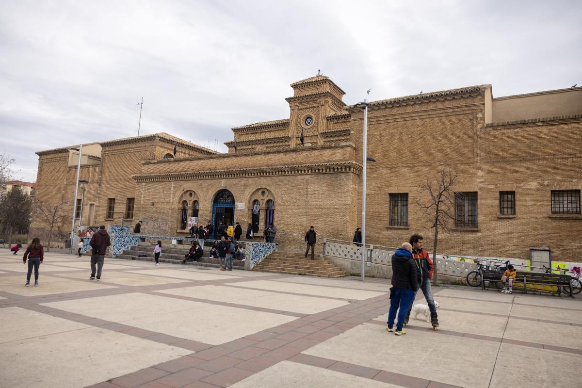 Exterior del CSO Kike Mur, en la antigua cárcel de Torrero.