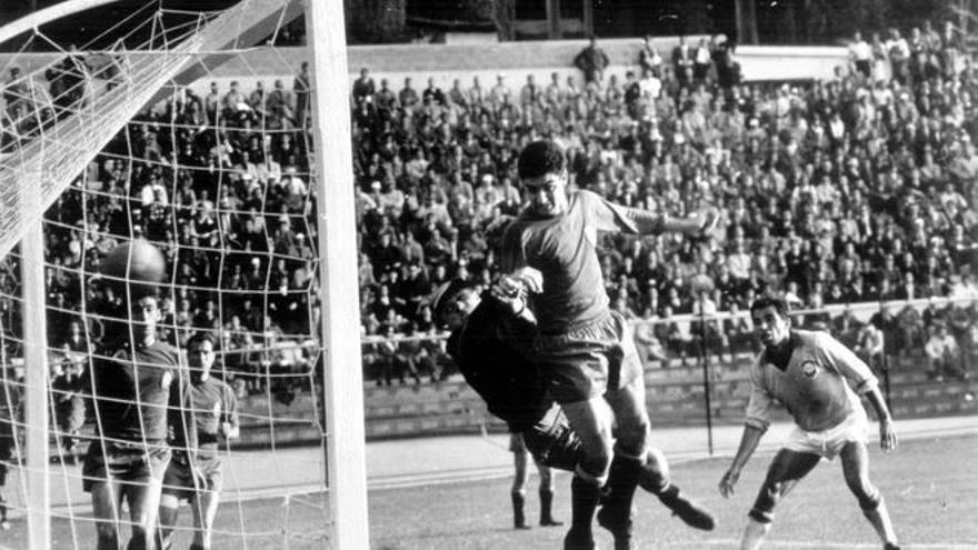El momento en el que Amarildo marca el gol decisivo del Brasil-España (2-1) del Mundial de 1962.