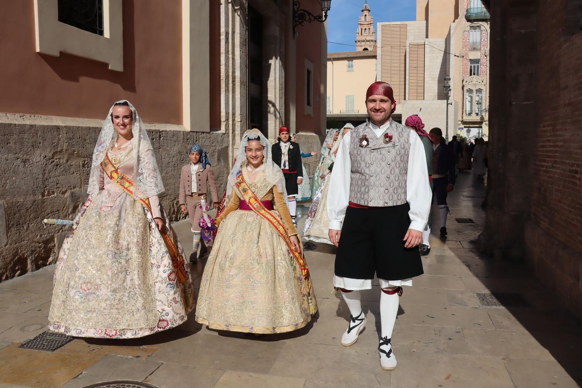 Las comisiones de falla en la Procesión de la Virgen (4/5)