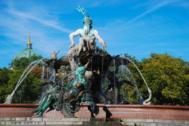 Neptunbrunnen, Berlín