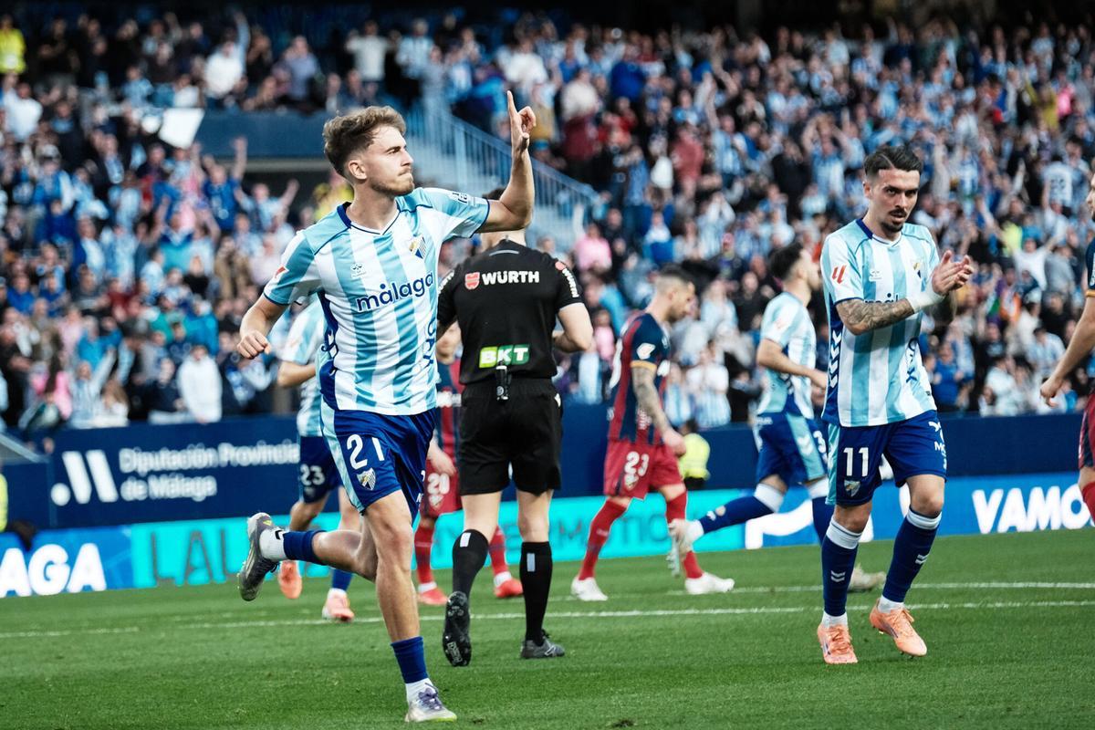 Málaga CF se enfrenta al SD Huesca en La Rosaleda