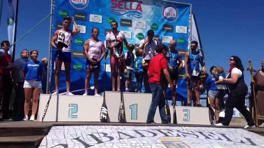 Entrega de trofeos a los ganadores del Descenso Internacional del Sella