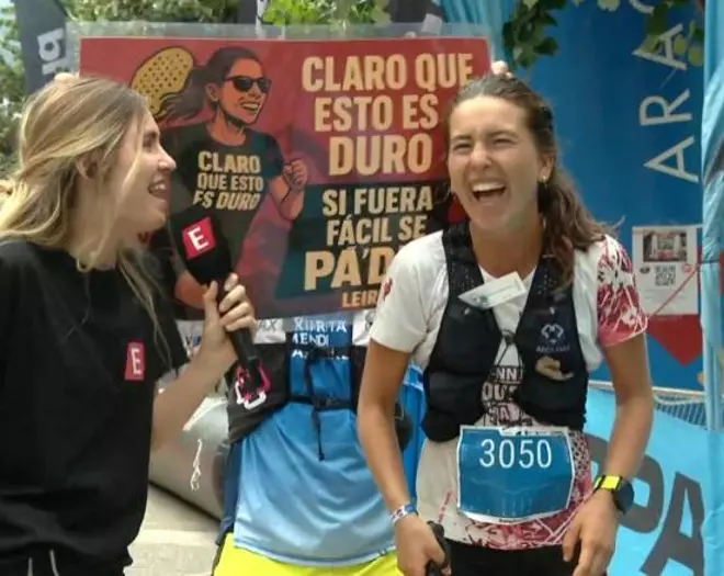 La trail runner más viral vuelve a liarla entrando en meta: "Si fuera fácil se llamaría padel"