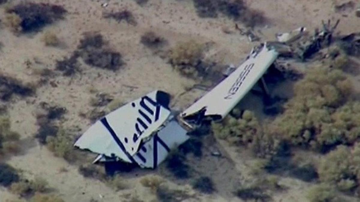 Restos de la aeronave accidentada en el desierto de Mojave, en California (EEUU).