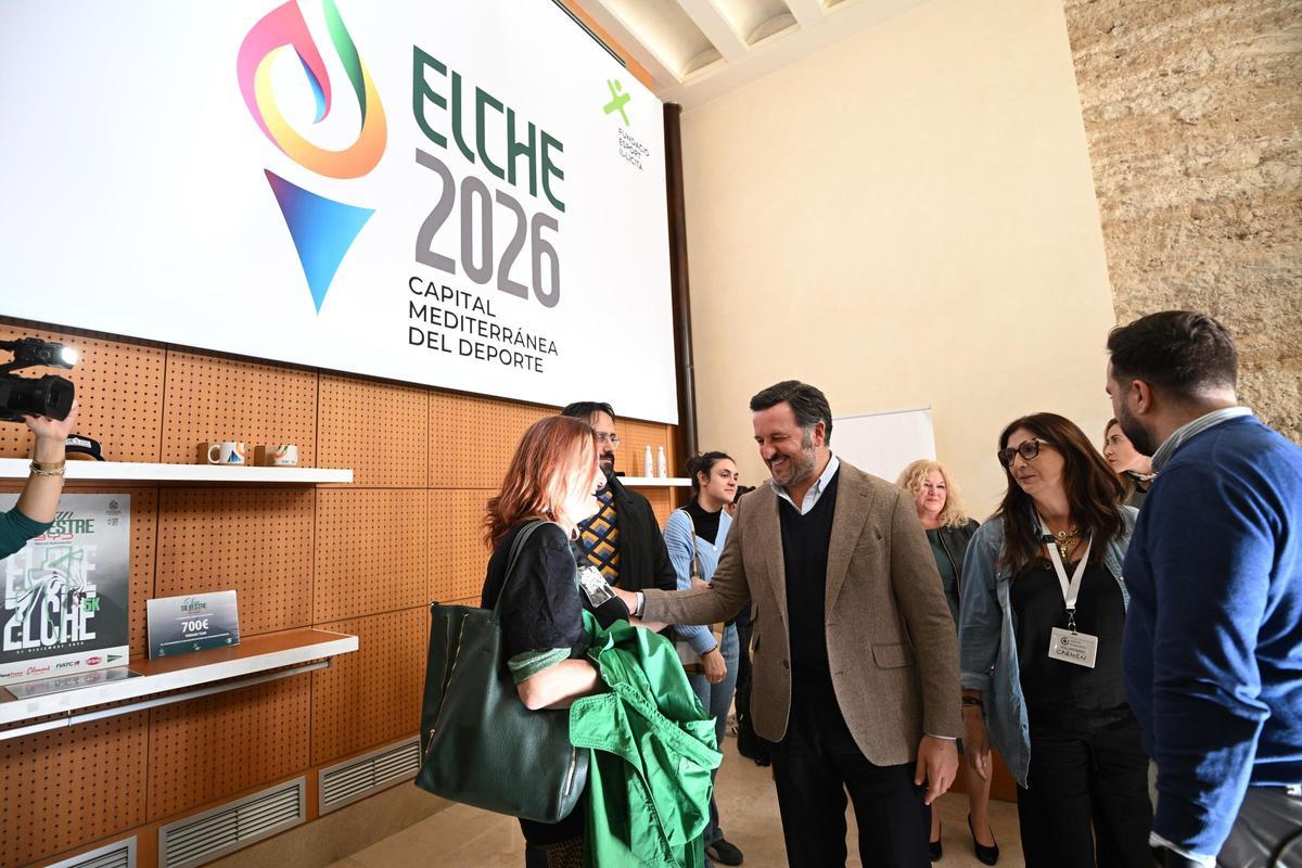 El alcalde daba por inaugurada ayer la sede de "Elche 2026. Capital Mediterránea del Deporte"