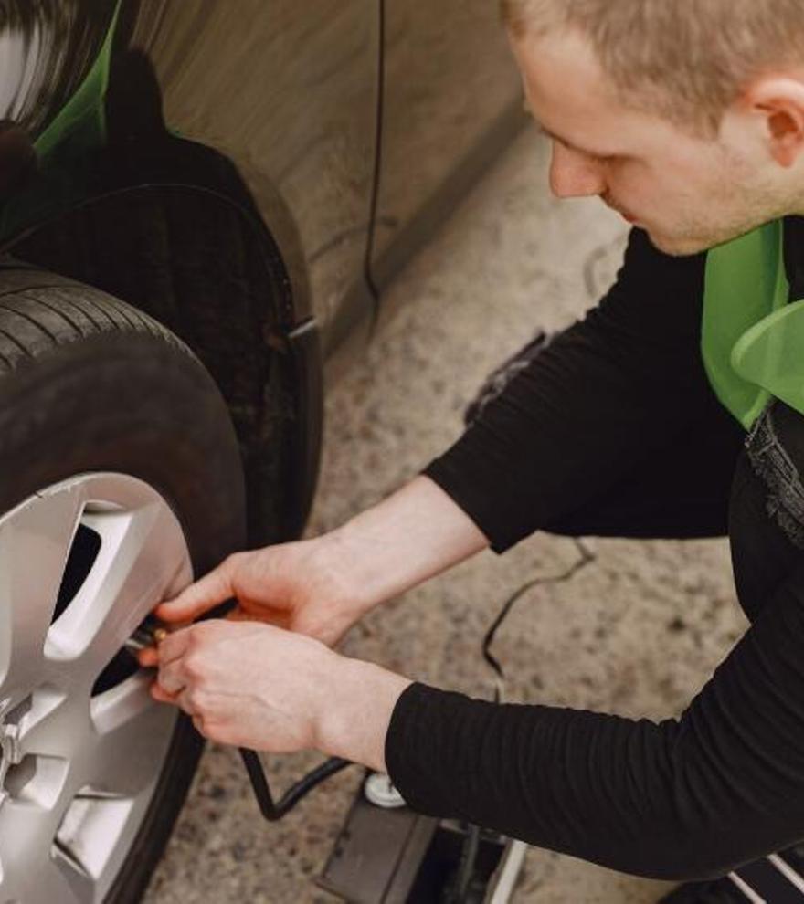 Saps els riscos que pot suposar portar les rodes del cotxe desinflades?