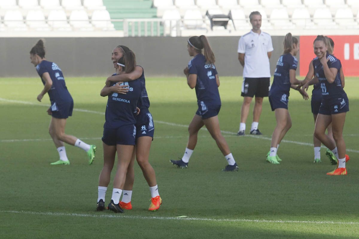 Las imágenes del entrenamiento del la selección española femenina de fútbol en El Árcangel