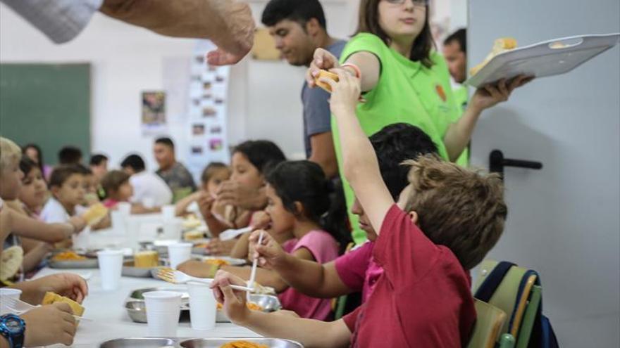 Abre el comedor social del Gurugú de Badajoz con 55 niños