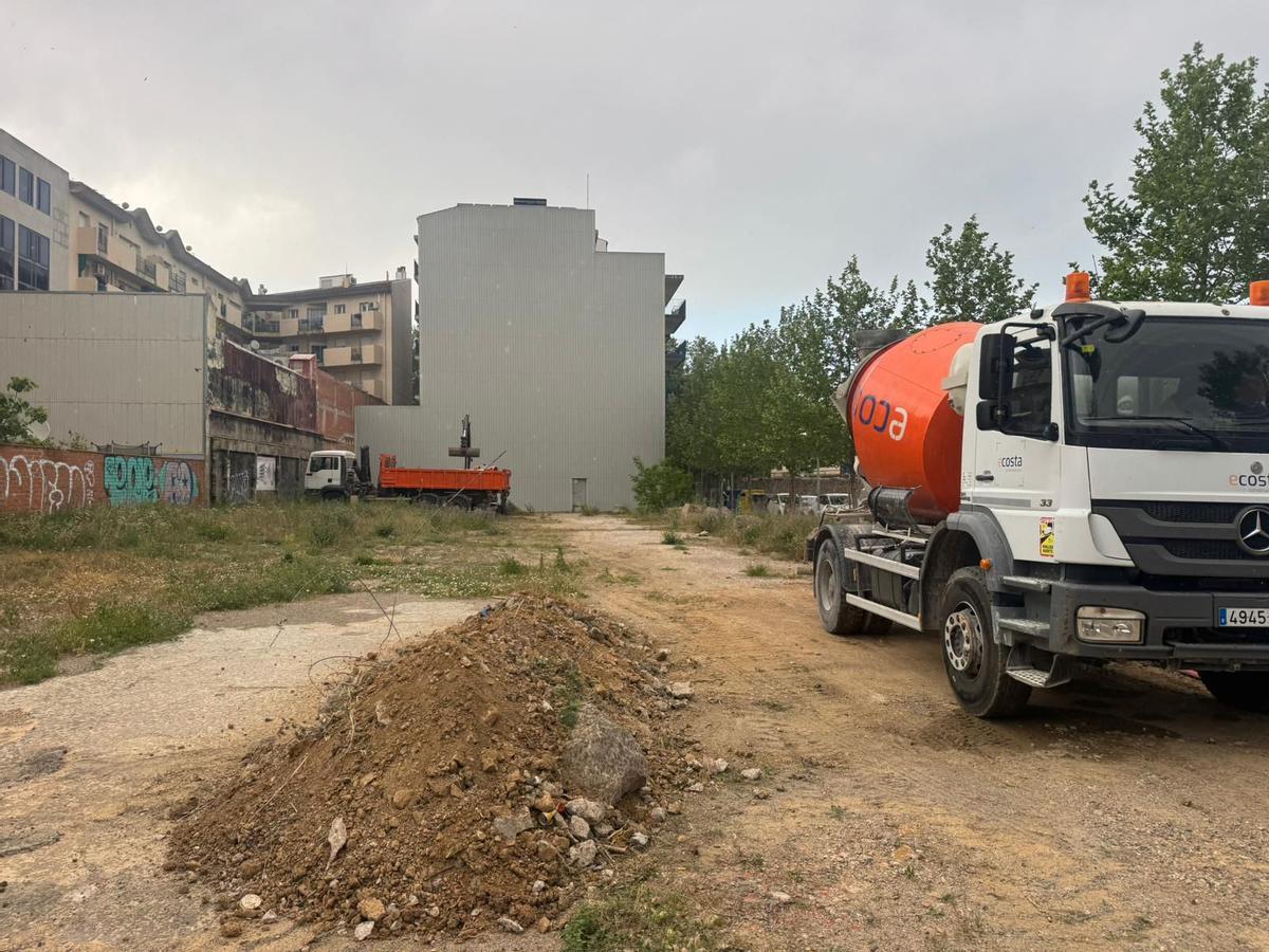El nou pàrquing que s'està habilitant al carrer Migdia.