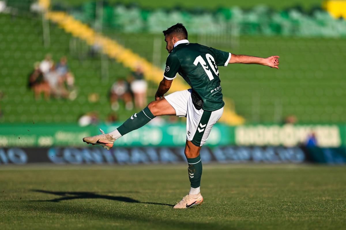 Galería | Las imágenes del Cacereño Guadalajara del torneo Cáceres Patrimonio