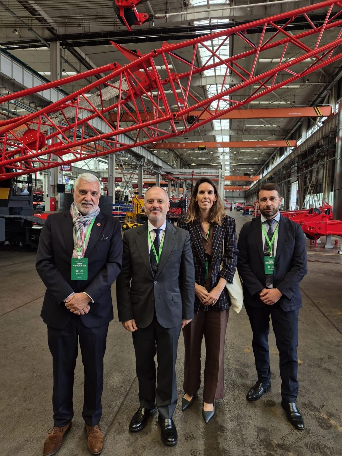 Parte de la delegación, con Regades y el director de Citic Censa, Juan José Agulla, en Sany Group