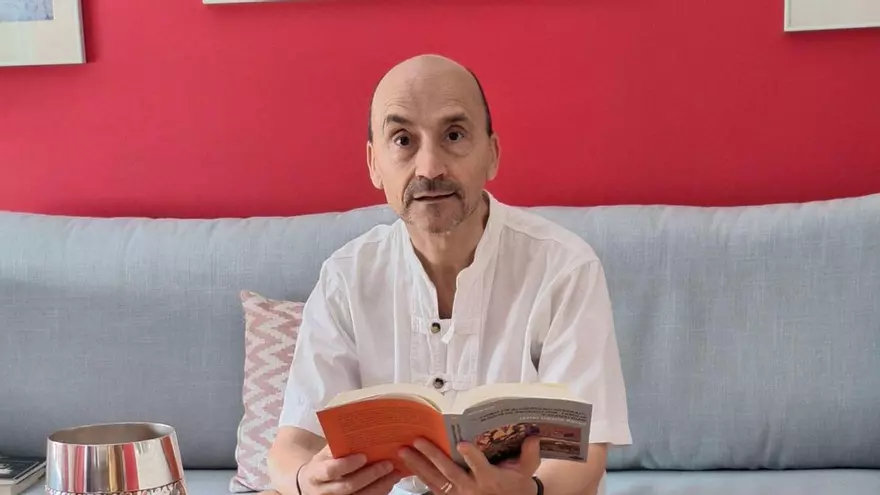 Javier Ugarte, una filosofía errante con alma asturiana:  "Asturias ganaría si la siderurgia volviera a manos del Estado, lo que sería lógico puesto que él la creó"