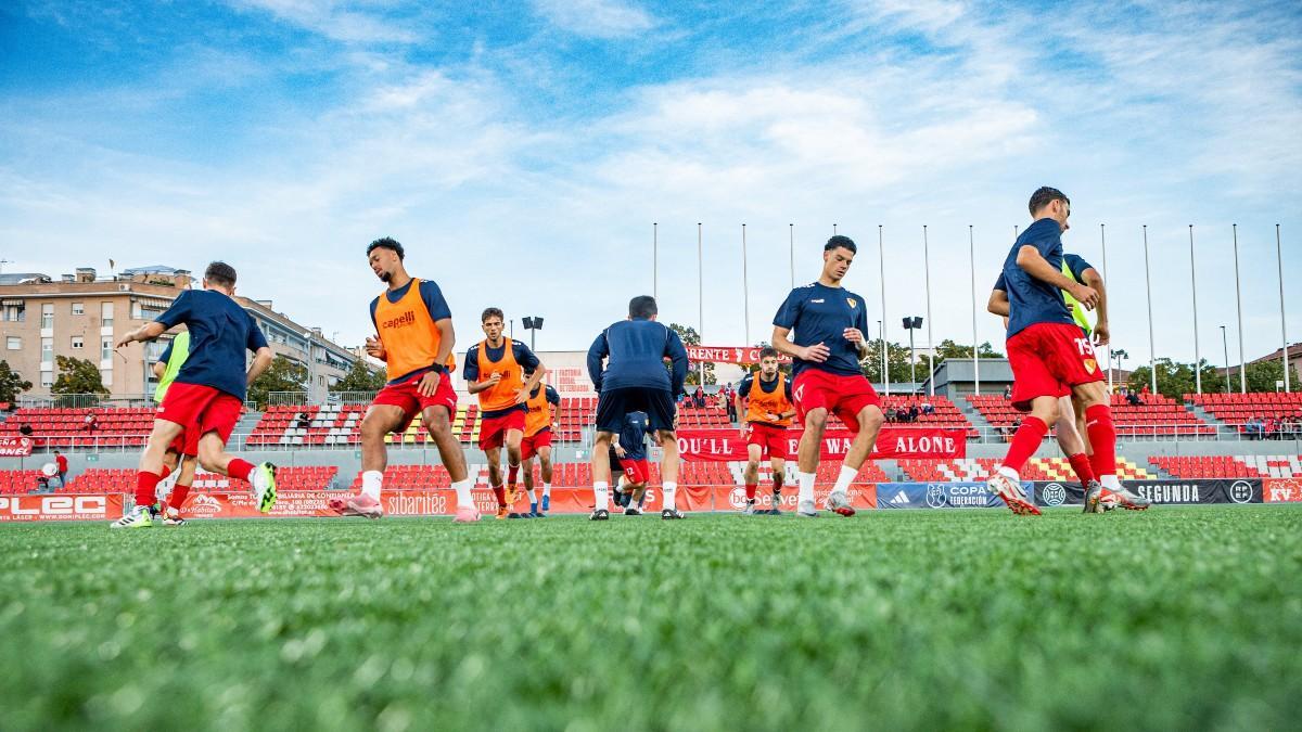 El Terrassa, calentando