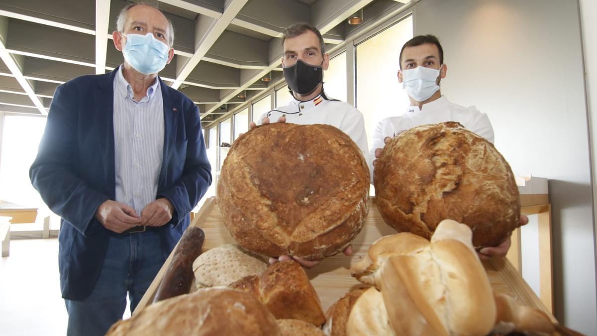 La UCO y los panaderos Hnos. Fernández recuperan el pan cordobés de la edad media