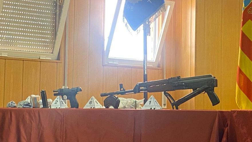 Las armas que se ha incautado la Policía Nacional durante la detención