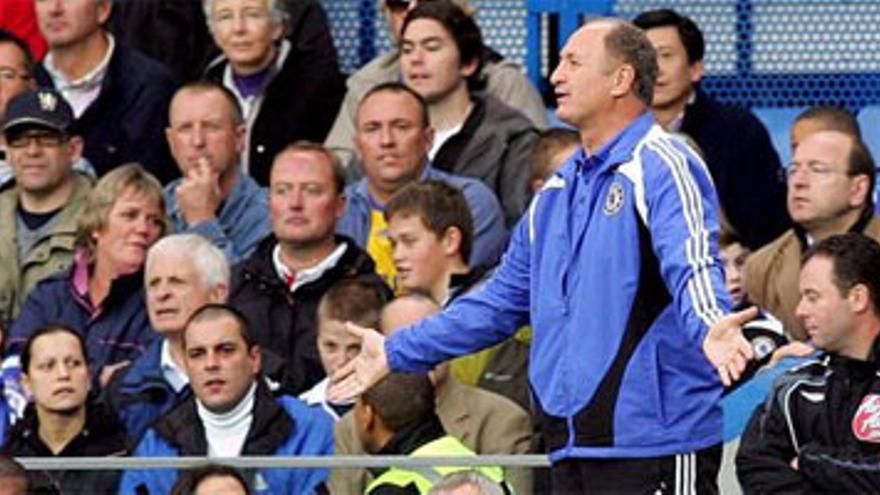 Scolari, destituido como técnico del Chelsea