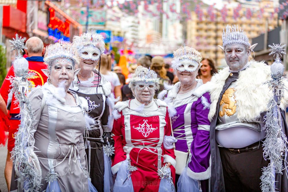 Más de 35.000 personas participan en una gran fiesta de disfraces que se celebra cada año el jueves siguiente a las Fiestas Mayores Patronales