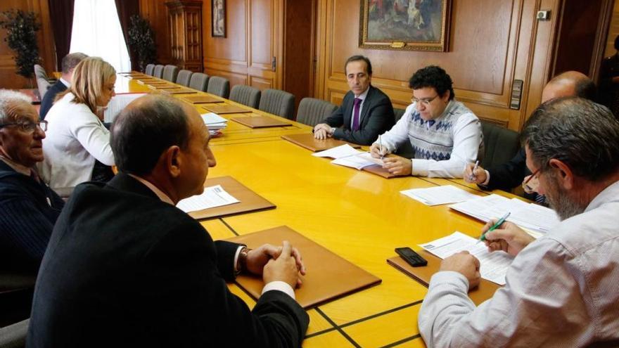 Un momento de la reunión de la Junta de Gobierno de la Diputación Provincial