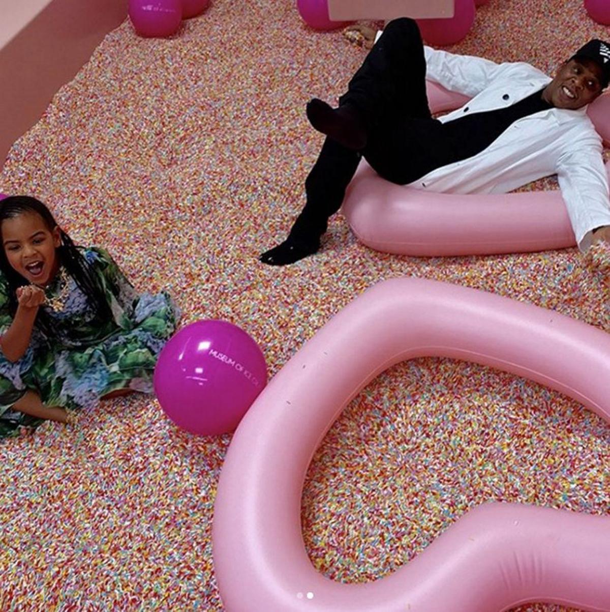 Jay-Z y Blue Ivy Carter en el Museo del Helado