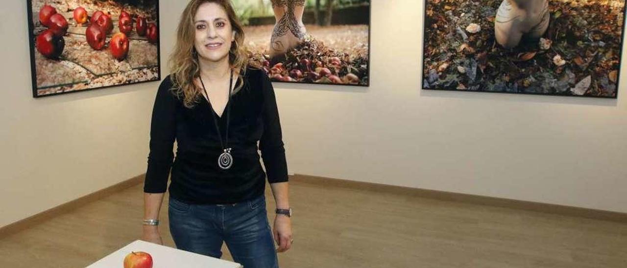 Teresa Charlín ha expuesto su trabajo &quot;A Vida Efémera&quot; en la Casa das Mulleres de Vigo. // Alba Villar