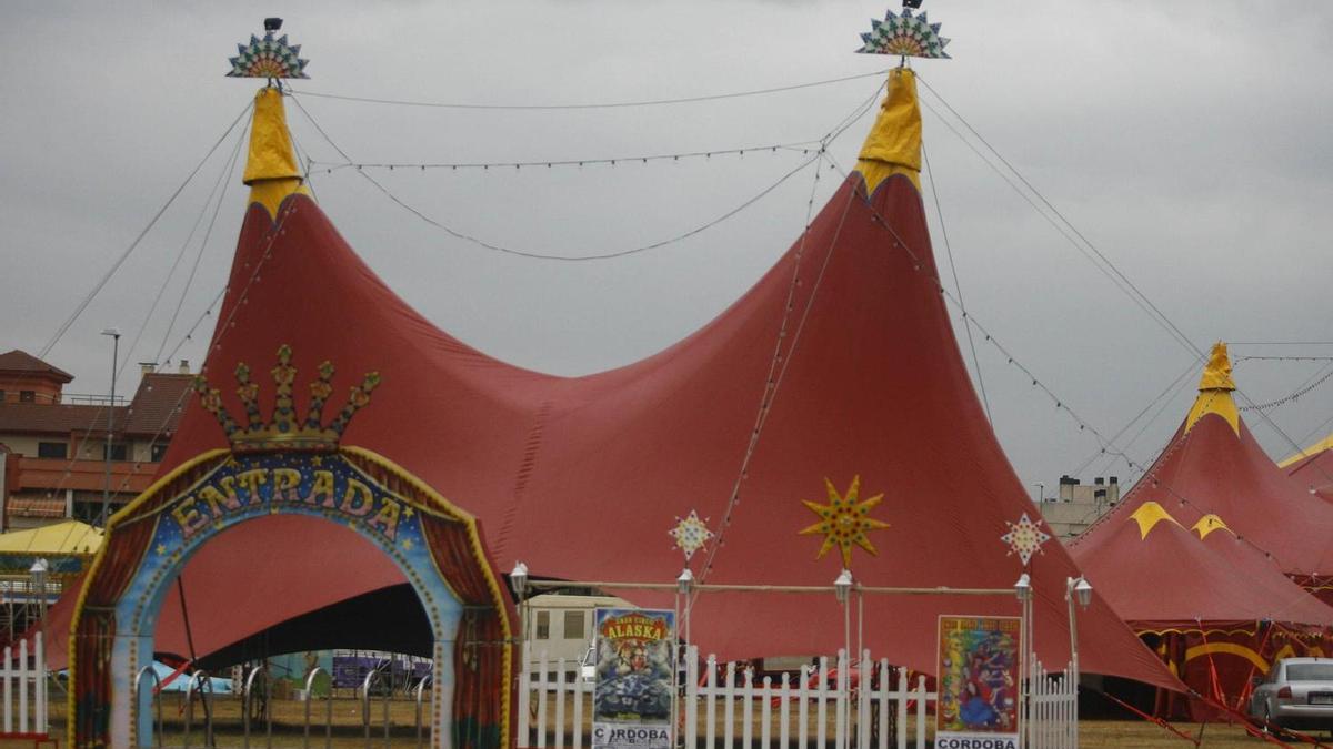 Carpa del Gran Circo de Alaska.