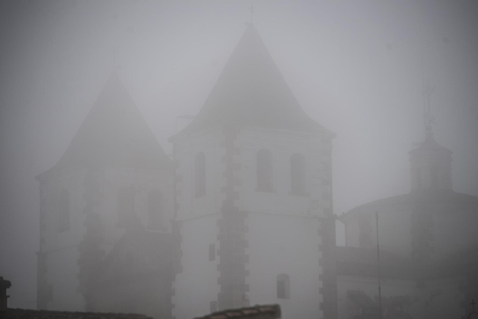 Fotogalería |  Así es Cáceres bajo la niebla