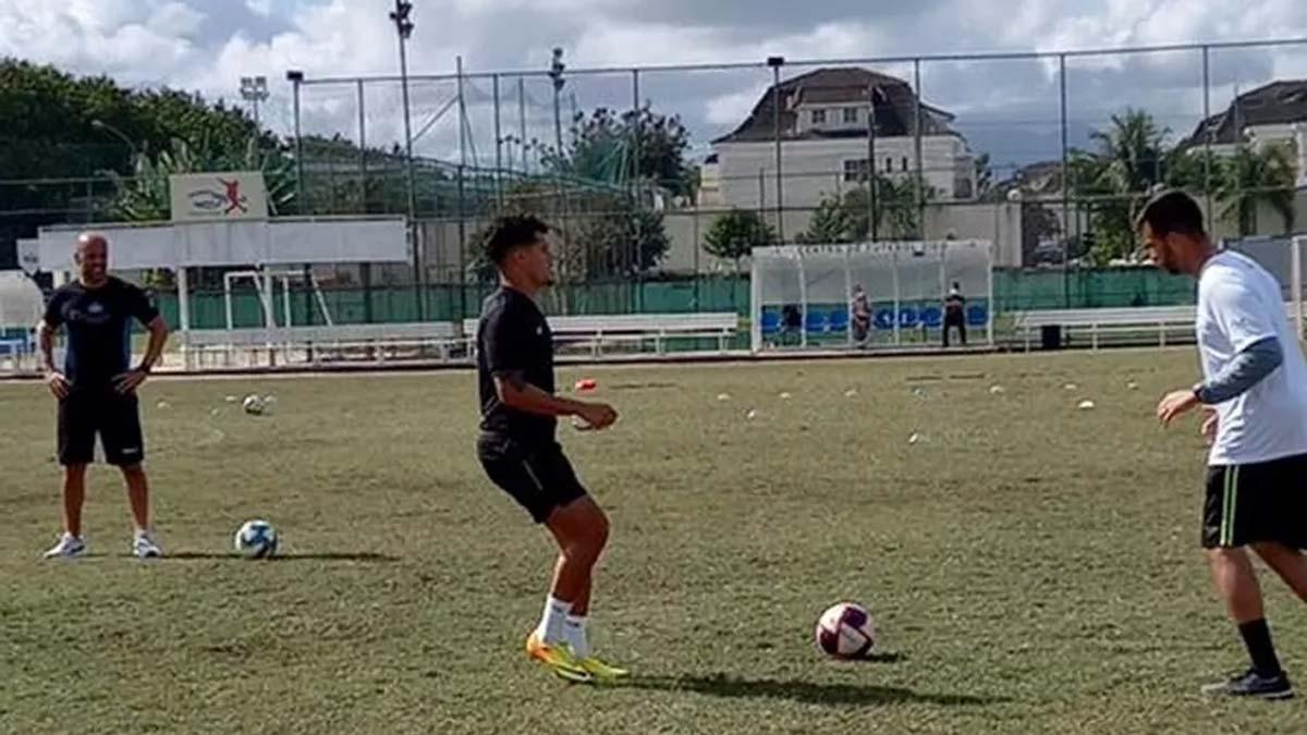Philippe Coutinho entrenándose en Río de Janeiro
