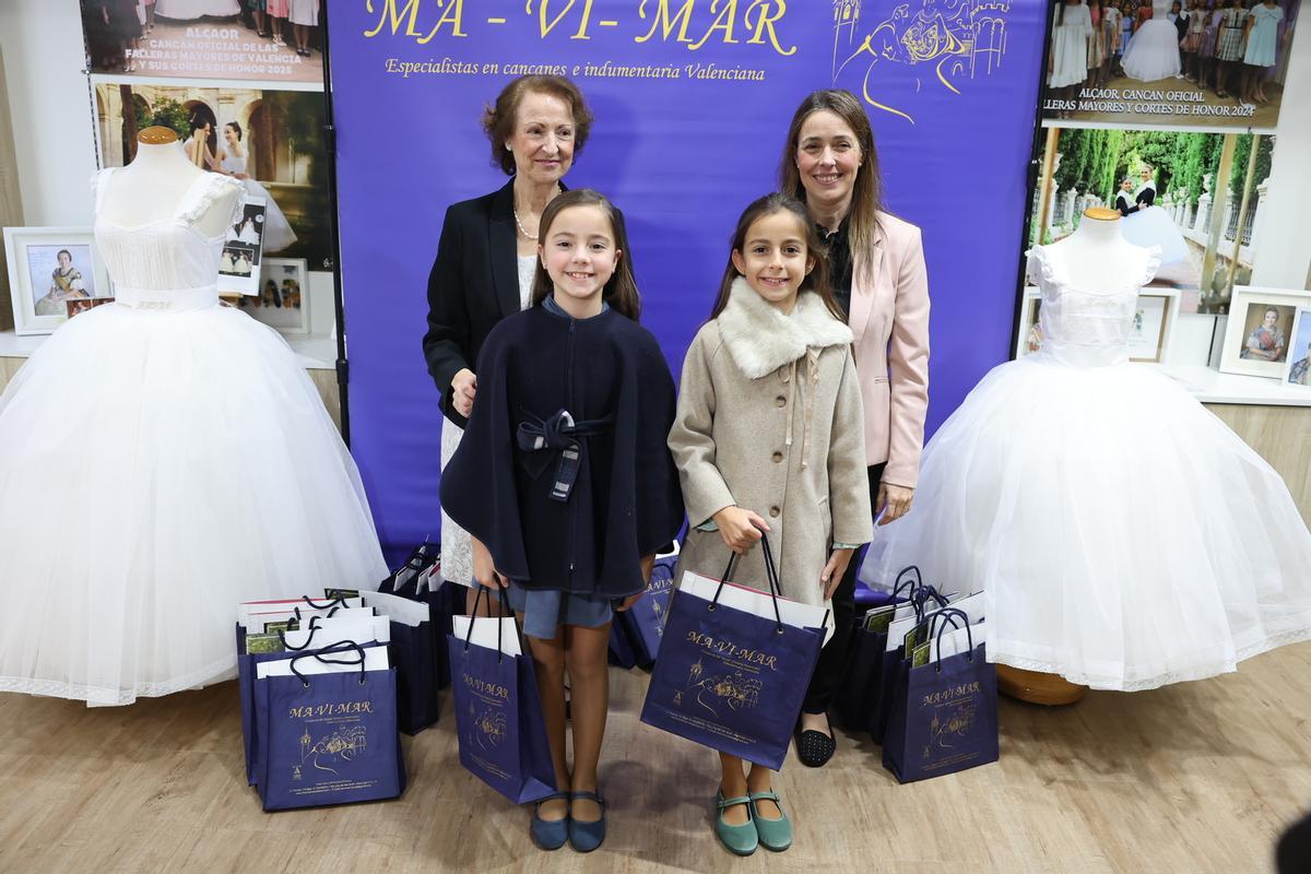 Mavimar entrega los cancanes del traje Siglo XVIII