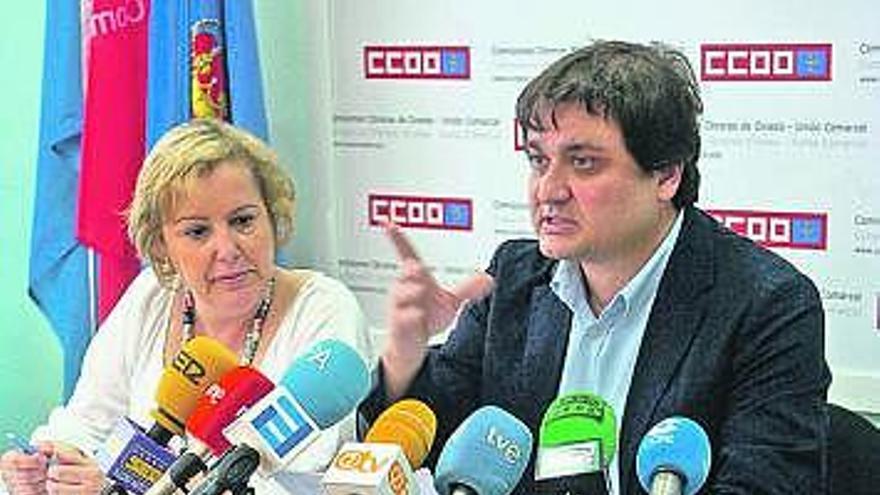 Virginia Palacios y Alejandro Suárez, ayer, durante la rueda de prensa.