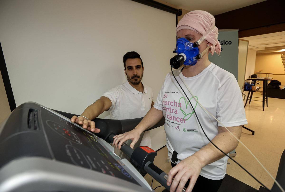 El gimnasio cuenta con todo tipo de aparatos y máquinas