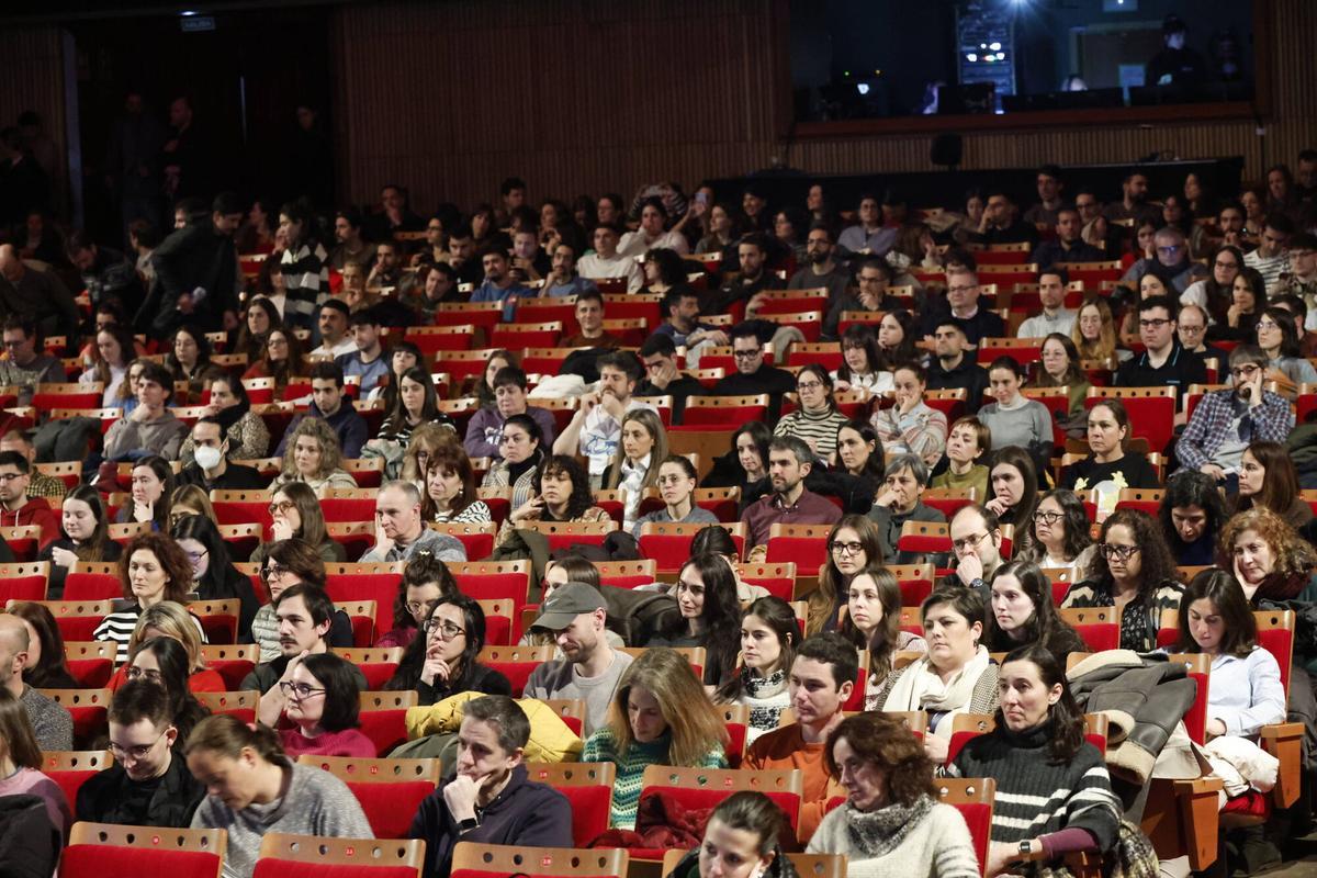 Asistentes a la inauguración del curso.