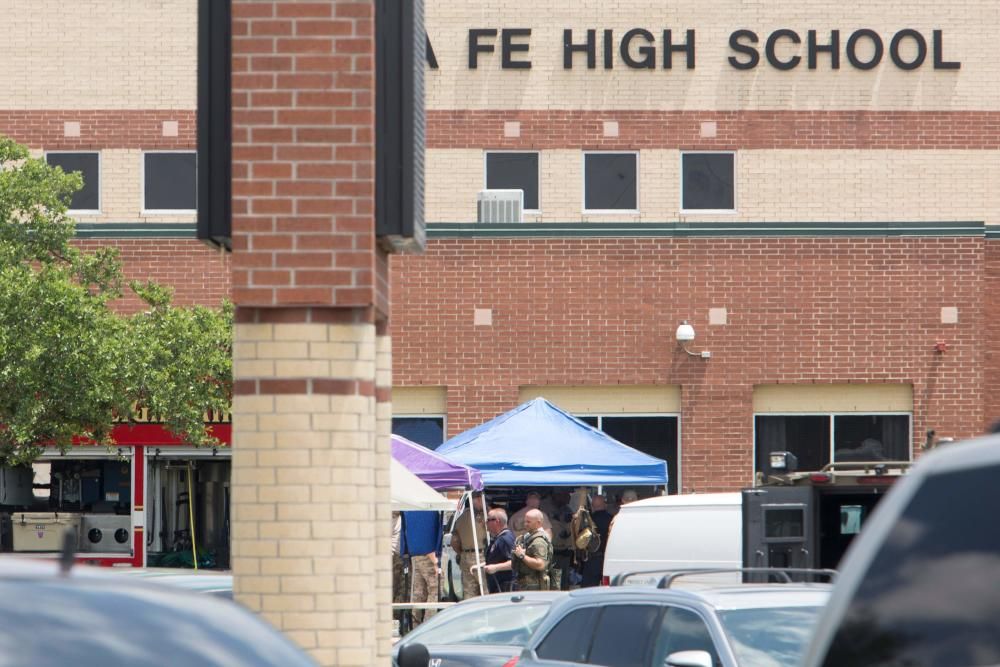 Un tiroteo deja varios muertos y heridos en un instituto de Texas