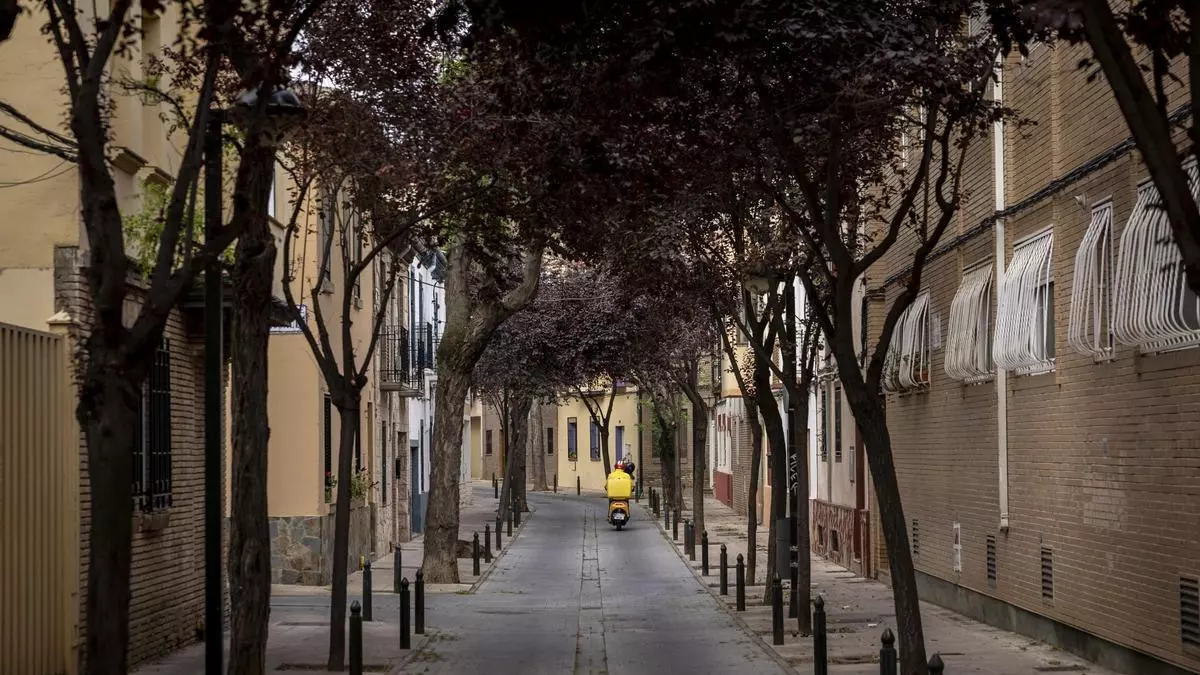 Así es el pequeño y escondido barrio de inspiración inglesa de Zaragoza: chalés con jardín a 10 minutos del Casco Histórico