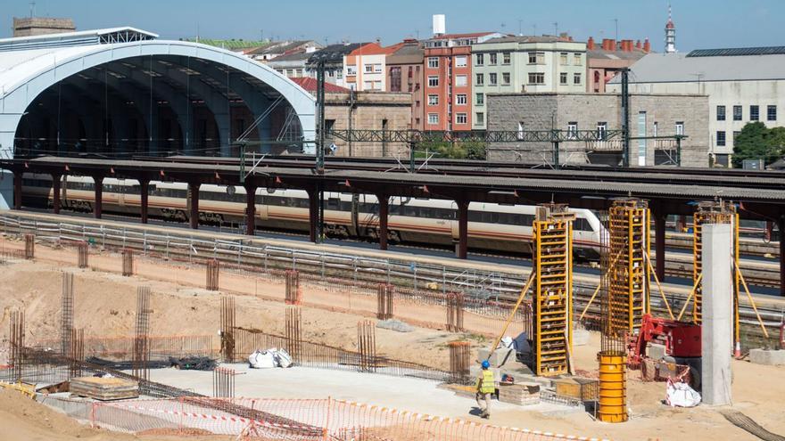 Obras de construcción de la estación intermodal. |   // CASTELEIRO/ROLLER AGENCIA