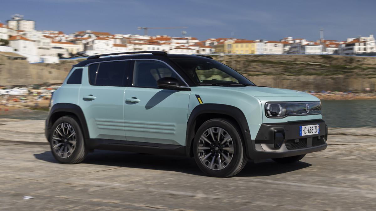 El Renault 4 entra en la votación de marzo del Premio Coche del Año de los Lectores