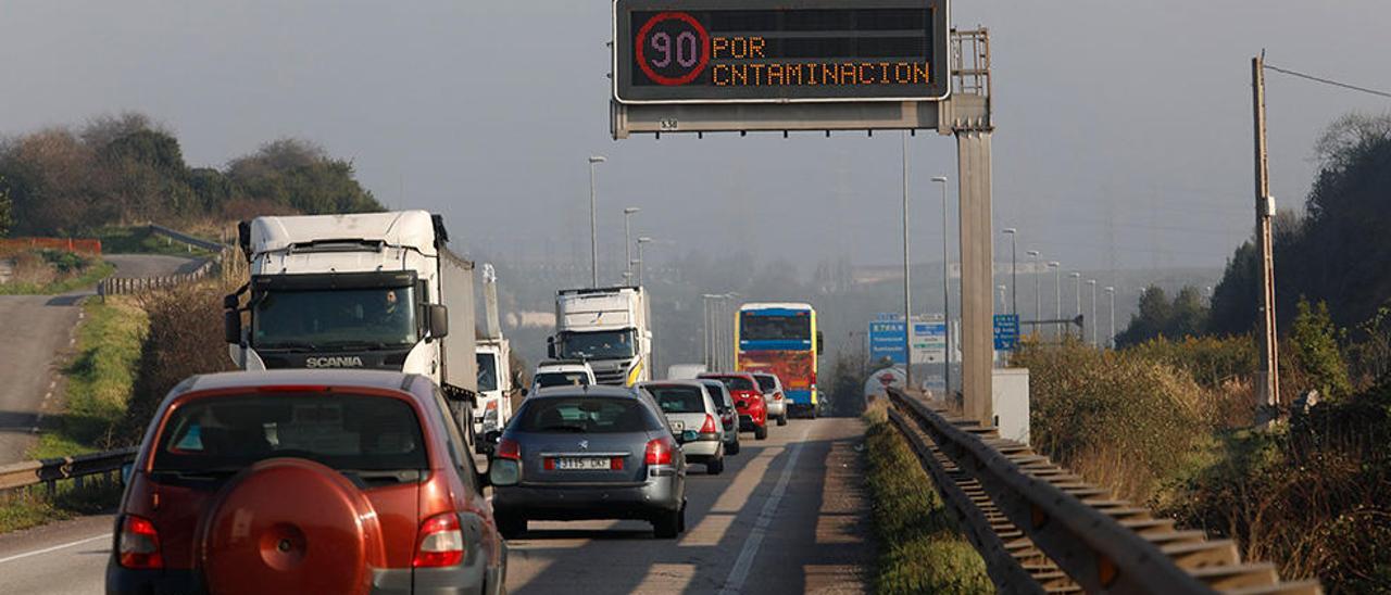 El viento y la restricción al tráfico limpian el aire del área central, excepto en Gijón