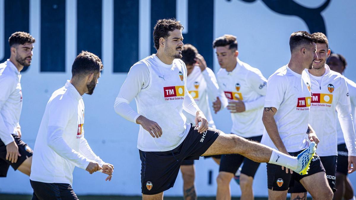 Ugrinic ha completado la sesión de trabajo de este viernes en Paterna.