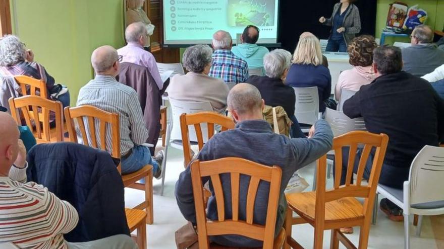 Los vecinos se mostraron interesados en el proyecto. | SERVICIO ESPECIAL