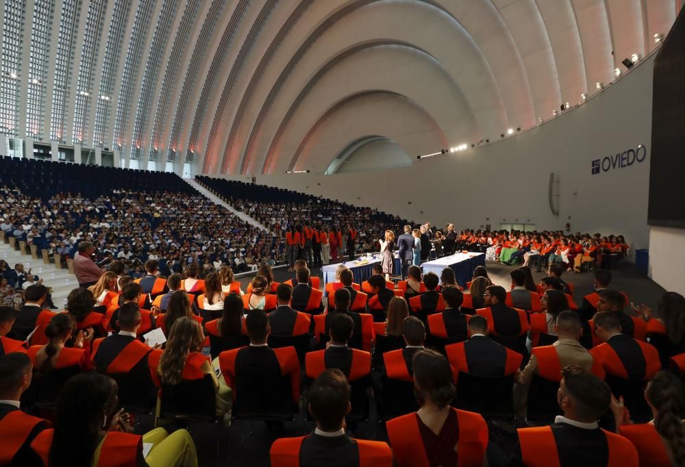 Graduación de Economía y Empresa de la Universidad de Oviedo