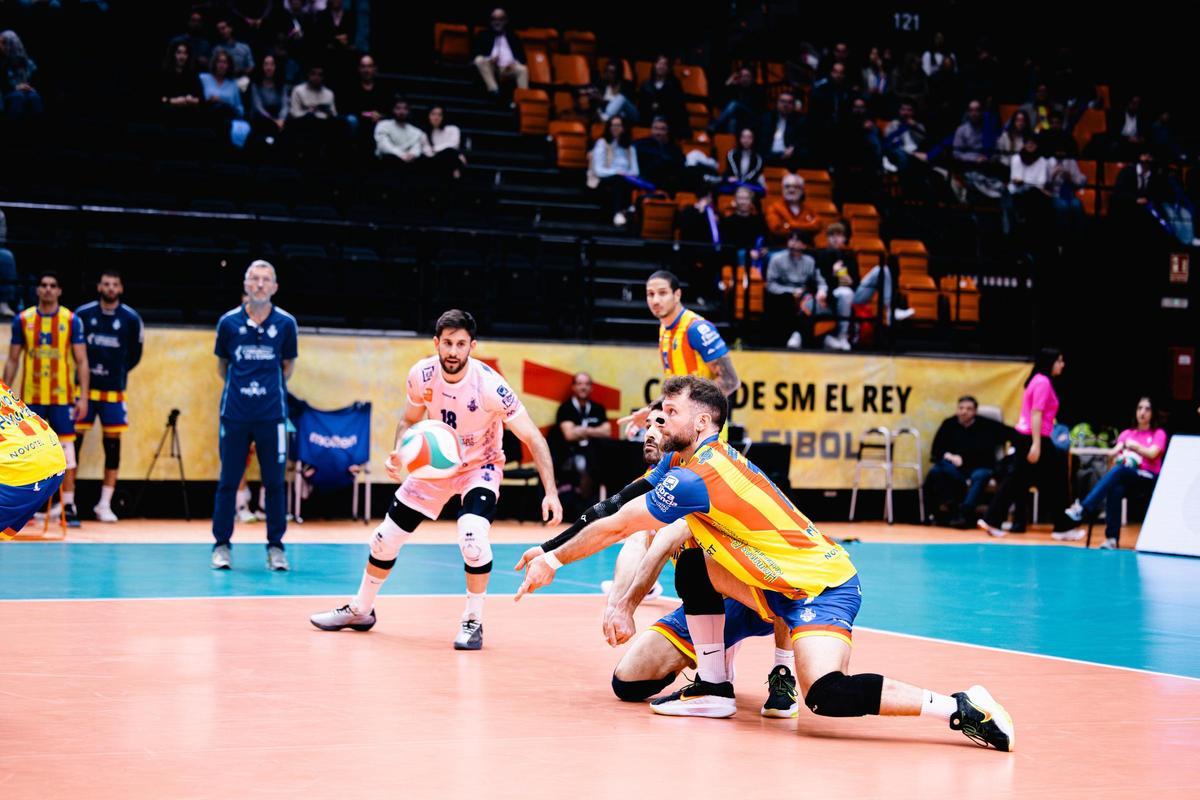 Recepción de Facu Funes y Javier Monfort.jpg