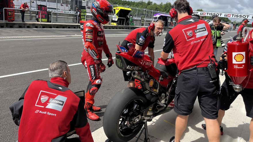 Márquez vuelve a demostrar, en Brno, la bestia que lleva dentro