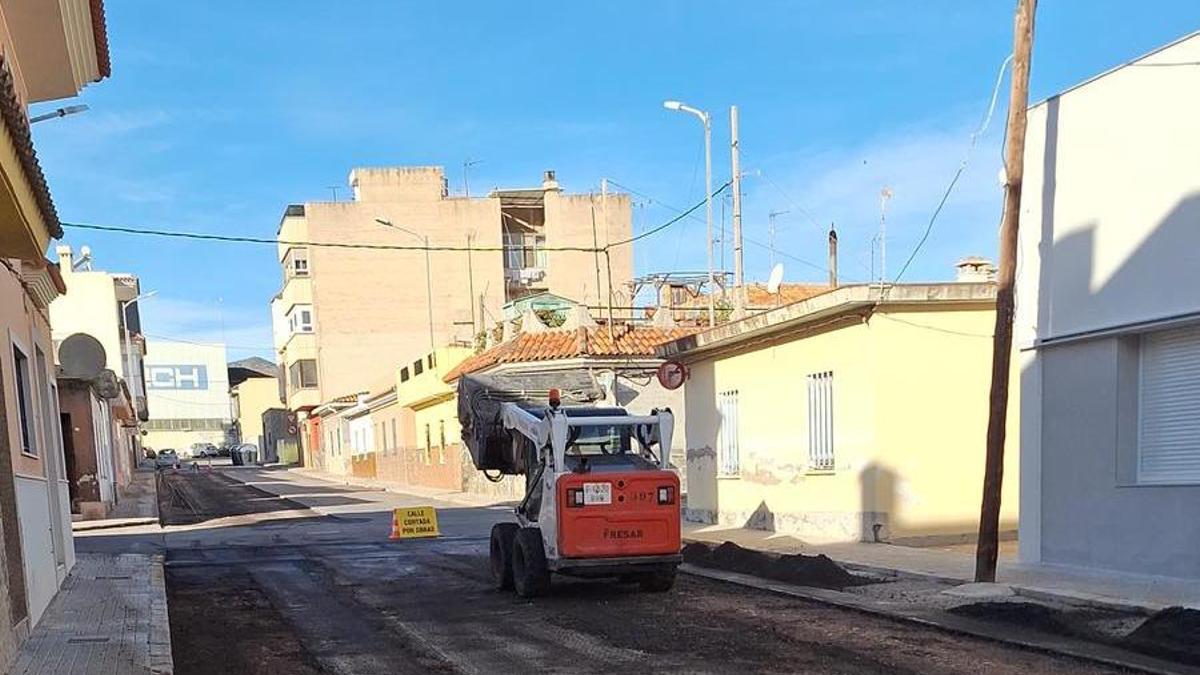 Betxí inicia el reasfaltat de 10 carrers per millorar el paviment i la seguretat viària.