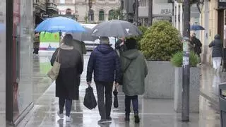 A Coruña cierra la semana con lluvia y caerán tormentas en Galicia que cesarán por la tarde