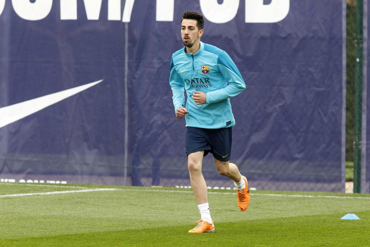 Isaac Cuenca, durante un entreno de recuperación con el Barça