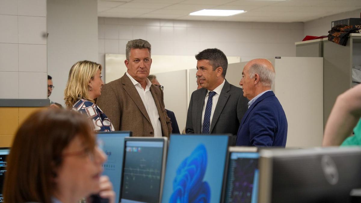 Mazón visita instalaciones de Metrovalencia.