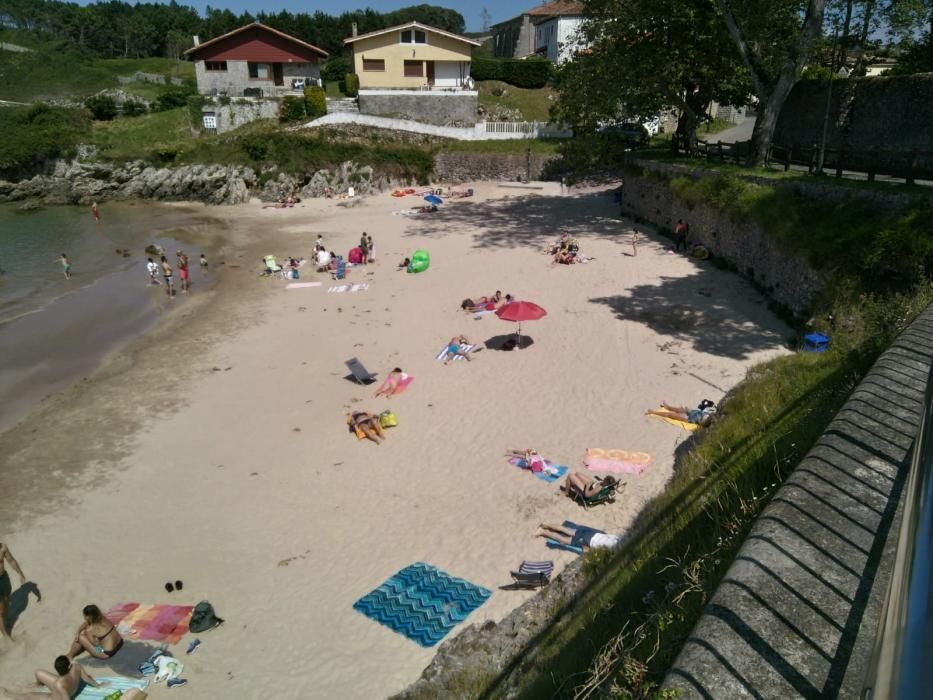 Sábado de playa en Asturias: parcelas de arenal