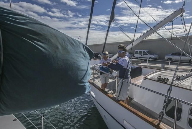 14/11/2016  deporte aventura sanidad  cinco mujeres que han superado el cancer cruzarán el atlántico patrocinadas por  pelayo que han realizado una escala en el muelle de marina de san miguel realizando un entrenamiento en la bahia