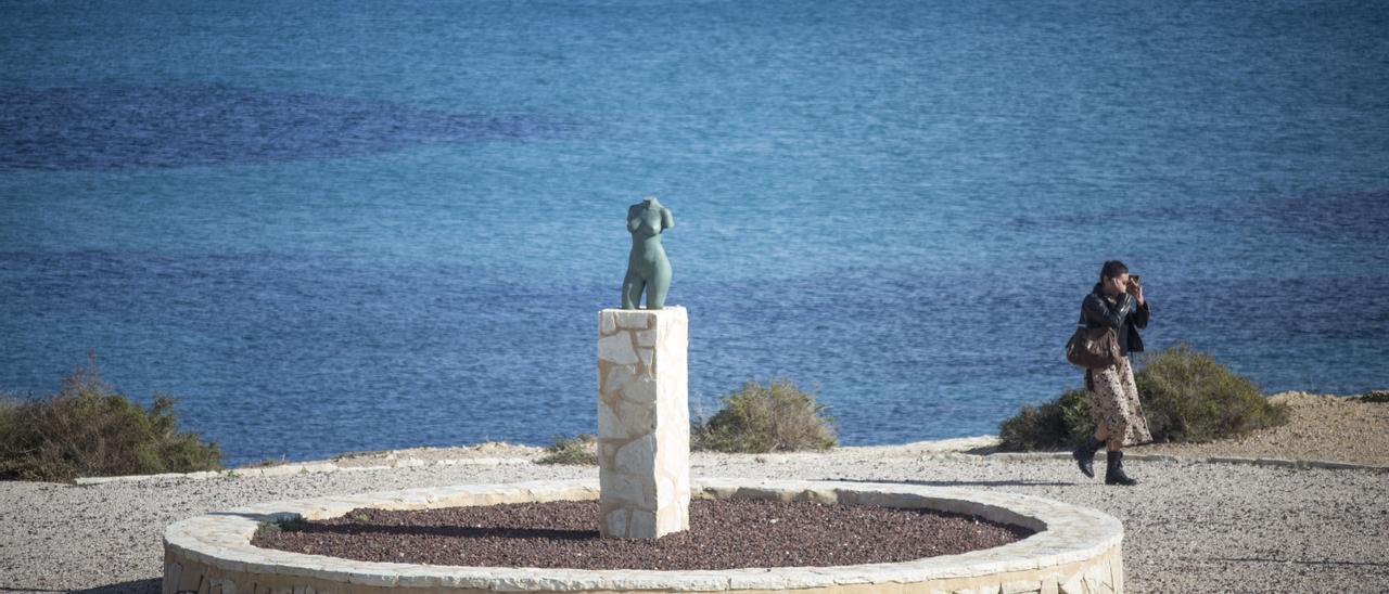 La escultura "Torso" de El Campello, en una imagen de archivo.